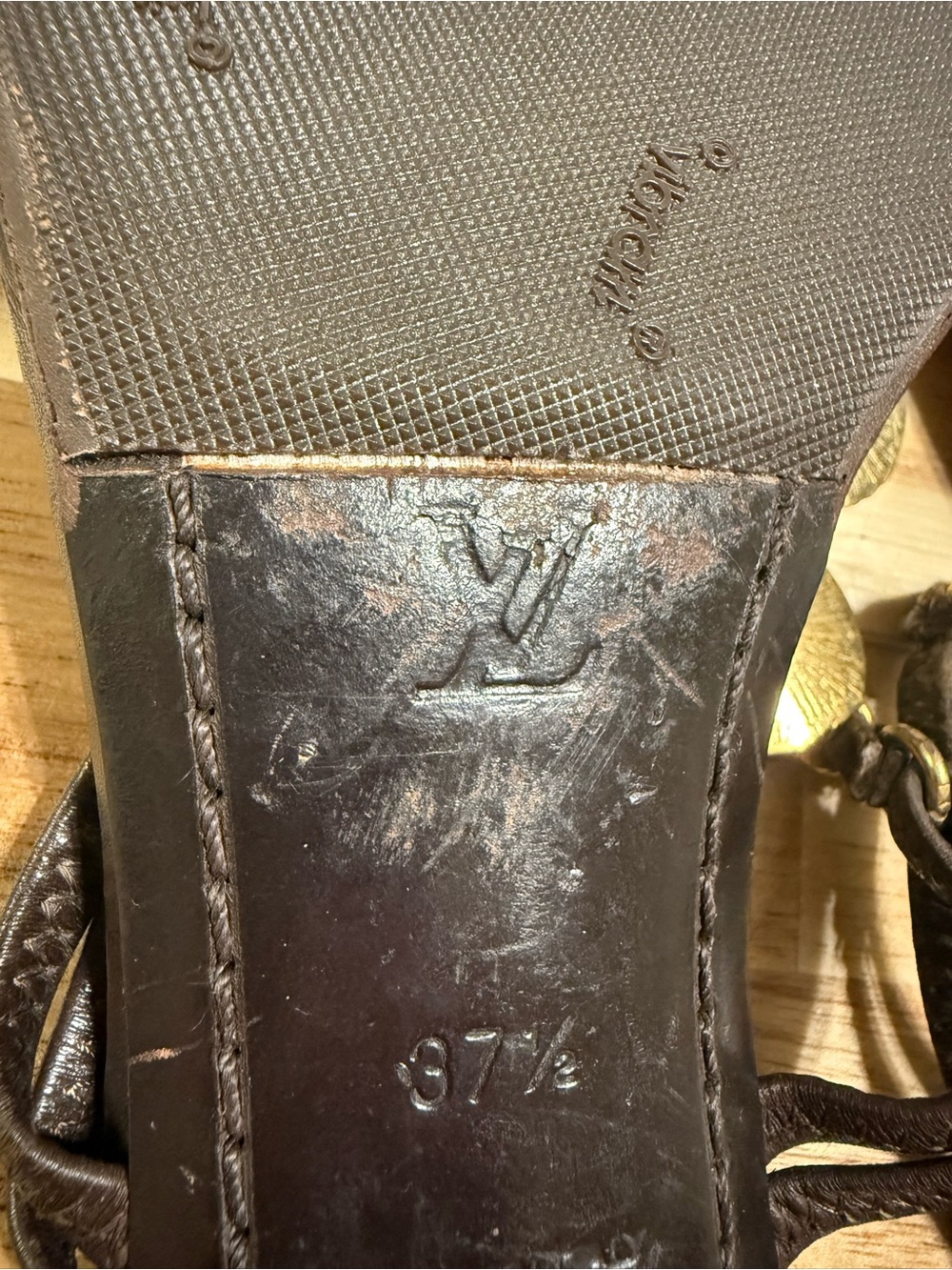 Louis Vuitton Y2K Vintage Brown Leather Gold Coin Quatrefoil Thong Sandals 37.5 - Picture 8 of 11